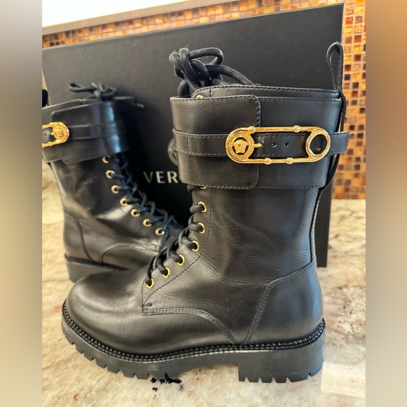 🖤NWT- Versace Black Leather Combat Boots🖤 - Picture 10 of 11